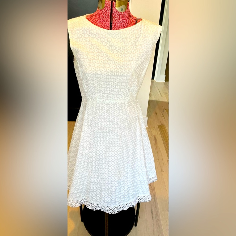 Tahari white lace dress size 4